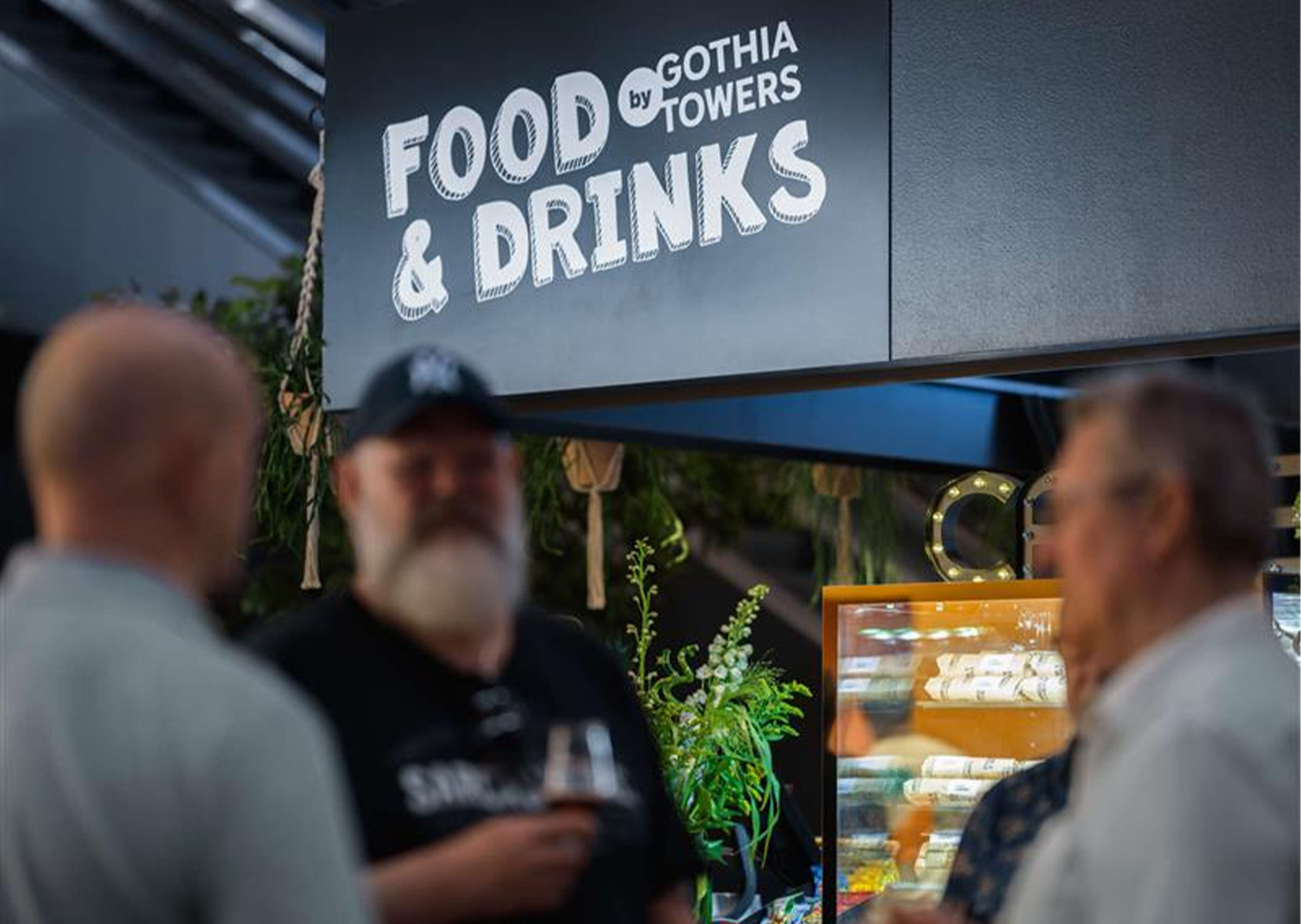 Lifestyle image showing how items from the stand catering category can be served, featuring a hot dog.